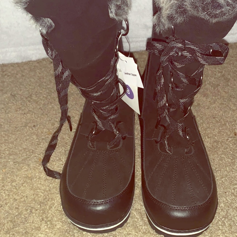 NWT Black Snow and Rain Boots Size 8